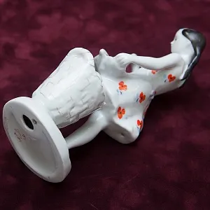 РЕДКОСТЬ!! Фарфоровая Статуэтка «Девочка с кукурузой», ЛФЗ СССР - 1960 год.