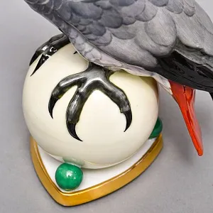 Антикварная Фарфоровая статуэтка «Попугай Жако на шаре», Германия - начало ХХ века.