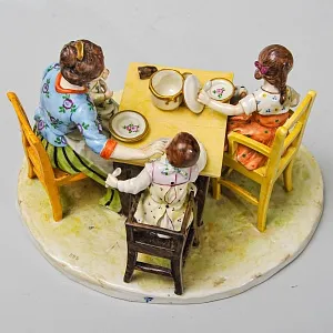 Антикарная Фарфоровая Статуэтка «Едоки каши. Завтрак», Aсkermann & Fritze начало ХХ века.