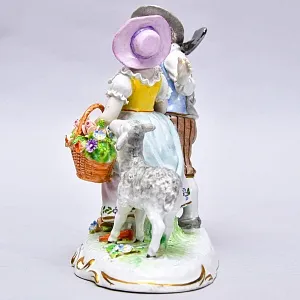 Коллекционная Фарфоровая статуэтка «Маленькие Садовники», SITZENDORF Германия, середина ХХ века.