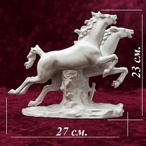 Редкая! Фарфоровая статуэтка «БЕГУЩИЕ ЛОШАДИ» ВАЛЕНДОРФ - WALLENDORF Германия -1963 год.