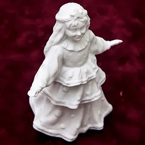 Коллекционная Авторская Статуэтка «Ёлочка» из серии «Детский Утренник», фарфор ИФЗ, Россия.