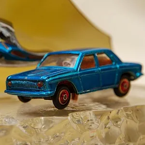 Настольный Сувенир - Памятный Подарок -  «Волга ГАЗ -24» Металл, Оргстекло - СССР -1981 год.