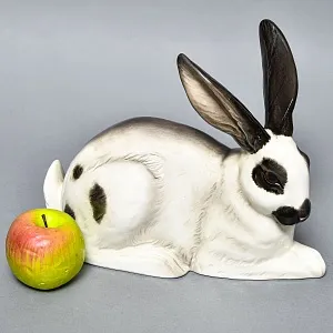 Большая Коллекционная Фарфоровая статуэтка «Кролик», Goebel Германия, вторая половина ХХ века.