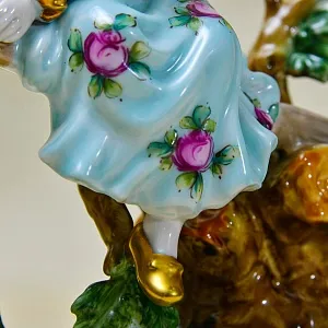 Коллекционная Фарфоровая Статуэтка «Дети на Качелях», Германия, вторая половина ХХ века.