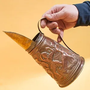 Небольшой Медно - Латунный Зольник «Дама с кавалером. Танцы», Бельгия середина ХХ века.