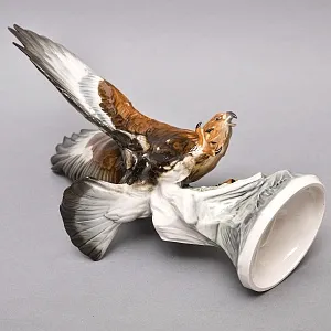 Большая Коллекционная статуэтка «Коричневый Ястреб на Охоте», Фарфор Hutschenreuther Германия.