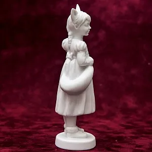 Коллекционная Авторская Статуэтка «Моя Лисичка» из серии «Детский Утренник», фарфор ИФЗ, Россия.