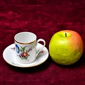 Редкость! Коллекционная Кофейная Пара «Садовый букет», фарфор Hochster Porzellan, Германия - 1947 год.