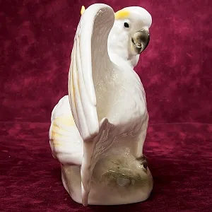 Большая Статуэтка Птица - Попугай - Какаду Желтохохлый, фарфор ИФЗ, Россия.