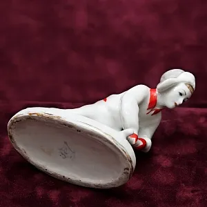 Коллекционная Фарфоровая статуэтка «Юный хоккеист», ЛЗФИ СССР, 1956 - 1967 годы. 