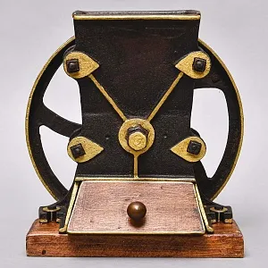 Большая Антикварная Чугунная Ручная Механическая Мельница №5, RAPIDE Германия начало ХХ века. 