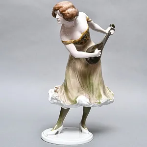 Антикварная Фарфоровая статуэтка «Карнавал. Девушка с лютней», Rosenthal Германия - 1914 год. 