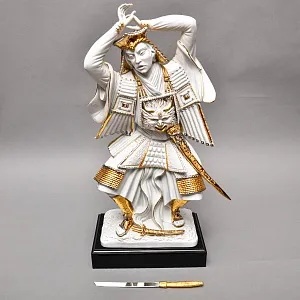 Большая Авторская Фарфоровая статуэтка «Самурай - Путь Воина», Ahura Италия, 80-е годы ХХ века.