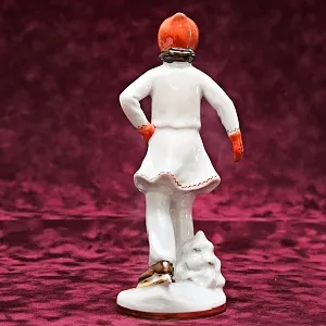 Фарфоровая Статуэтка «На катке», ЛФЗ СССР -1950-60 годы ХХ века.