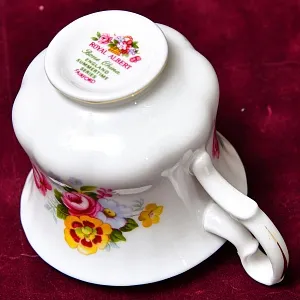 Коллекционная Фарфоровая Кофейная пара «ЛЕТО», ROYAL ALBERT Англия, вторая половина ХХ века.