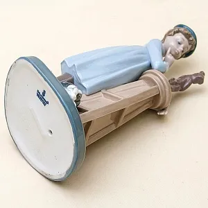 Коллекционная Фарфоровая статуэтка «Маленький скульптор» Lladro, Испания - 1985 год.
