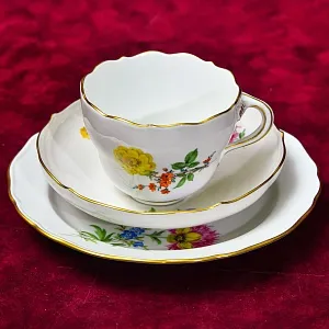 Чайная Винтажная пара + Тарелка (Тройка) серии BLUME Фарфор MEISSEN / МЕЙСЕН Германия.