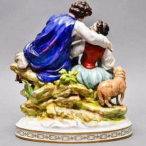 Антикварная Фарфоровая статуэтка «Влюбленные», VOLKSTEDTER Германия, конец ХIX - начало ХХ века.