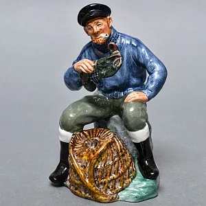 Коллекционная Фарфоровая статуэтка «Рыбак с омаром», Royal Doulton Ангия, 1963 - 1994 годы. 