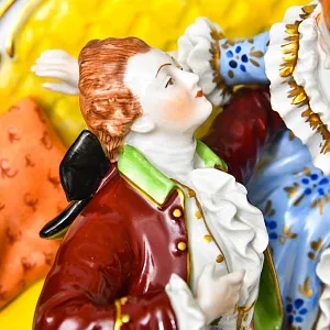 Коллекционная Фарфоровая статуэтка «Признание в любви», SP Dresden Германия.