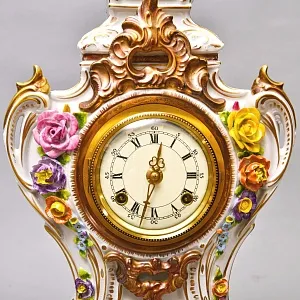 Большие Каминные Механические Фарфоровые Часы с боем «Букет из Роз», Franz Hermle & Sohn Германия 50 гг.