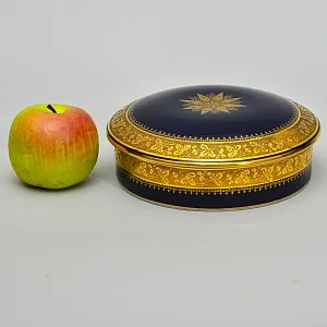 Классическая шкатулка «Золотая Звезда», Фарфор Limoges Франция, середина ХХ века.