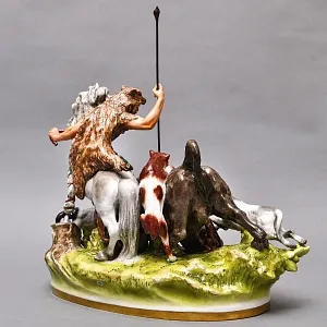 Антикварная Фарфоровая статуэтка «ОХОТА НА БЫКА», Scheibe-Alsbach Германия, первая половина ХХ века. 