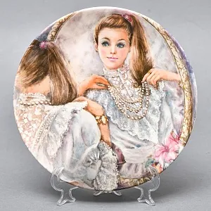 Коллекционная Фарфоровая тарелка «Девушка в жемчужном ожерелье», Wedgwood Англия - 1987 год. 