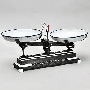 Антикварные Чугунные Кухонные весы с чашками FОRCE на 5кг. Франция начало ХХ века!