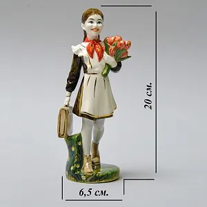 Авторская Коллекционная Фарфоровая Статуэтка «Школьница - Пионерка с букетом тюльпанов», Россия.