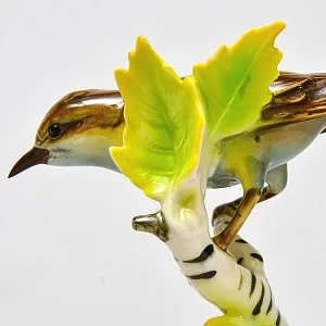 Коллекционная Фарфоровая статуэтка «Птица на березовой ветке», Goebel Германия 1972 - 1979 годы.