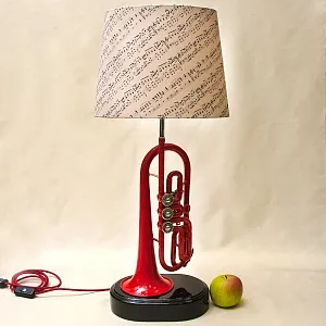 Дизайнерская Электрическая Настольная Лампа Светильник «Труба - Красный Корнет - 1966г».