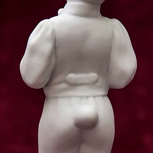 Коллекционная Авторская Статуэтка «Мой Зайчик» из серии «Детский Утренник», фарфор ИФЗ, Россия.