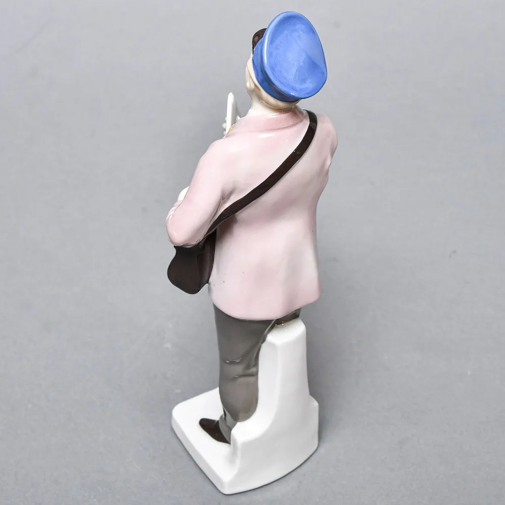 Коллекционная Фарфоровая статуэтка «ПОЧТАЛЬОН», Grafenthal Германия, 1985 - 1990 года. 