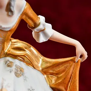 Редкость! Коллекционная Фарфоровая статуэтка «Девушка в золотом платье», ROSENTHAL, Германия - 1974 год.