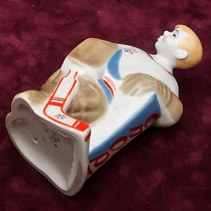 Фарфоровая Статуэтка «Хоккеист - Вратарь», ЗКХ Полонное, СССР 60-70 годы.