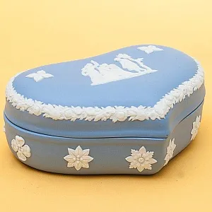 Шкатулка - Бонбоньерка «Атлантида» фарфор ВЕДЖВУД, WEDGWOOD, Англия -1977 год.