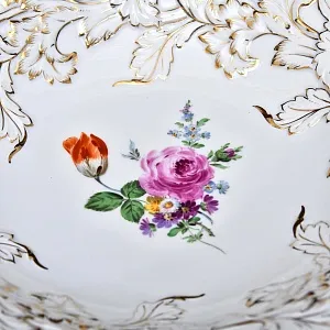 Антикварное Фарфоровое Блюдо - Тарелка «Букет с тюльпаном и розой», MEISSEN Германия.