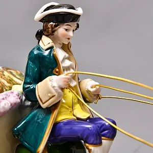 Большая Фарфоровая статуэтка «Карета с влюбленной парой», Scheibe Alsbach Германия, 1925 - 1962 гг. 