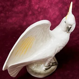 Большая Статуэтка Птица - Попугай - Какаду Желтохохлый, фарфор ИФЗ, Россия.