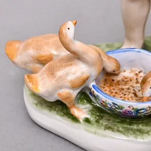 Коллекционная Фарфоровая статуэтка «Девочка с гусятами», Россия ДФЗ - Дулево. 