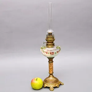 Антикварная  Керосиновая Лампа «Цветочная Гирлянда», Kosmos - Brenner, Франция начало ХХ века.