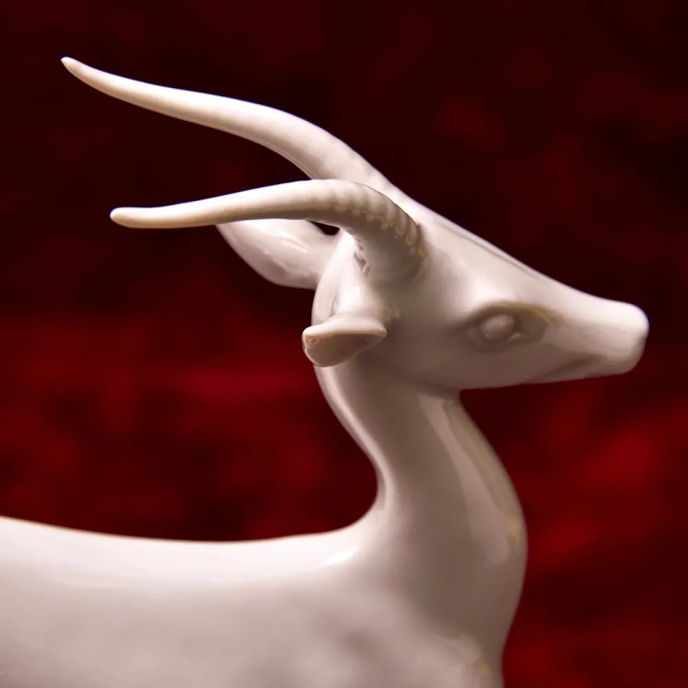 Редкая!!! Коллекционная Фарфоровая статуэтка «БЕГУЩАЯ ГАЗЕЛЬ», Kaiser Германия - 1970 год.