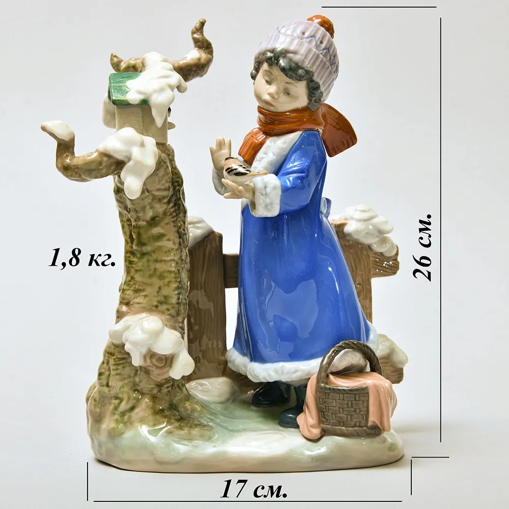 Коллекционная Фарфоровая статуэтка «Морозная зима или Девочка с птицей», Lladro Испания, 1985 год.