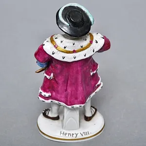 Полная Коллекционная серия Фарфоровых статуэток «Генрих VIII и его шесть жен», Sitzendorf Германия.