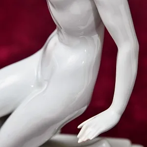 Редкая! Авторская Фарфоровая Статуэтка «КЛЕОПАТРА И ЗМЕЯ», HEREND Венгрия, первая половина ХХ века.