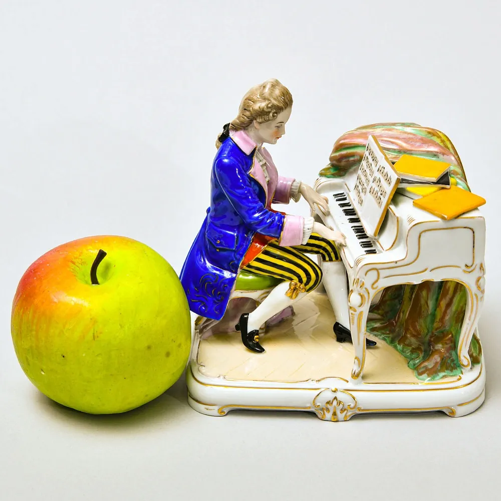 Старинная Фарфоровая Статуэтка «Пианист - Моцарт», Scheibe - Alsbach Германия.