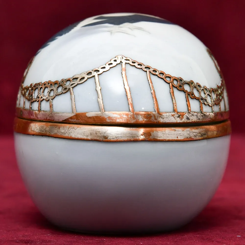 Антикварная Фарфоровая Шкатулка - Бонбоньерка «ПЕТУШОК», Франция - начало ХХ века.