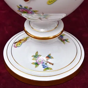 Большой Фарфоровый Вазон - Ваза с крышкой из коллекции «Victoria», HEREND Венгрия.